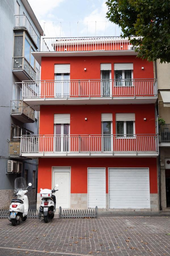 Dimora Rossa Bed & Breakfast Sottomarina Exterior photo